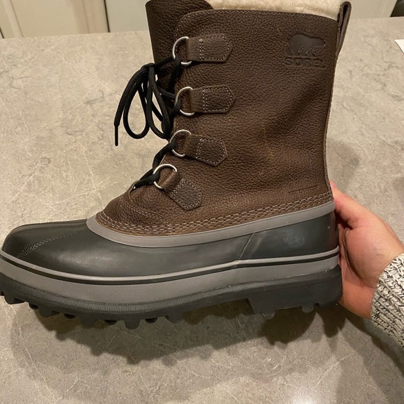 Sorel Caribou Wool lined, Waterproof Winter Boot. - Picture 2 of 7